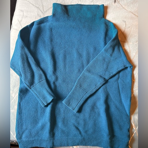 Free People Slouchy Ottoman - Picture 1 of 2